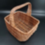 Miniaturebillede: Flettet kurv med hank