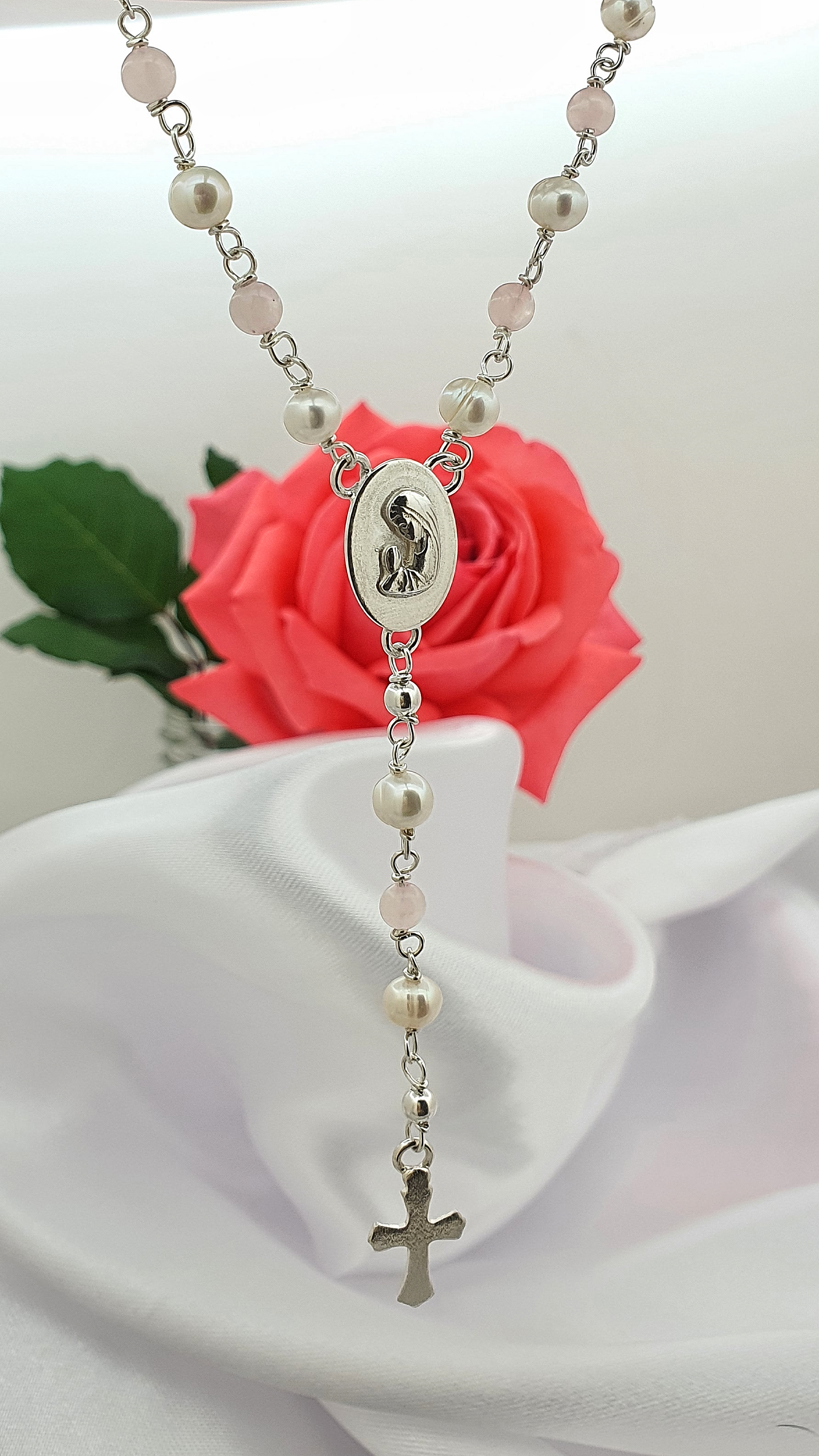 Camándula Perlas y Cuarzo Rosa 