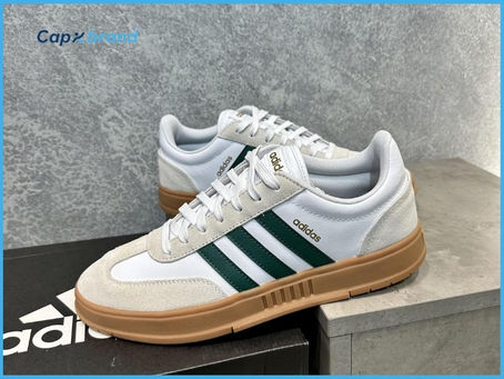 Giày Adidas dưới 2 triệu - Top 10 mẫu giày giúp nâng tầm phong cách