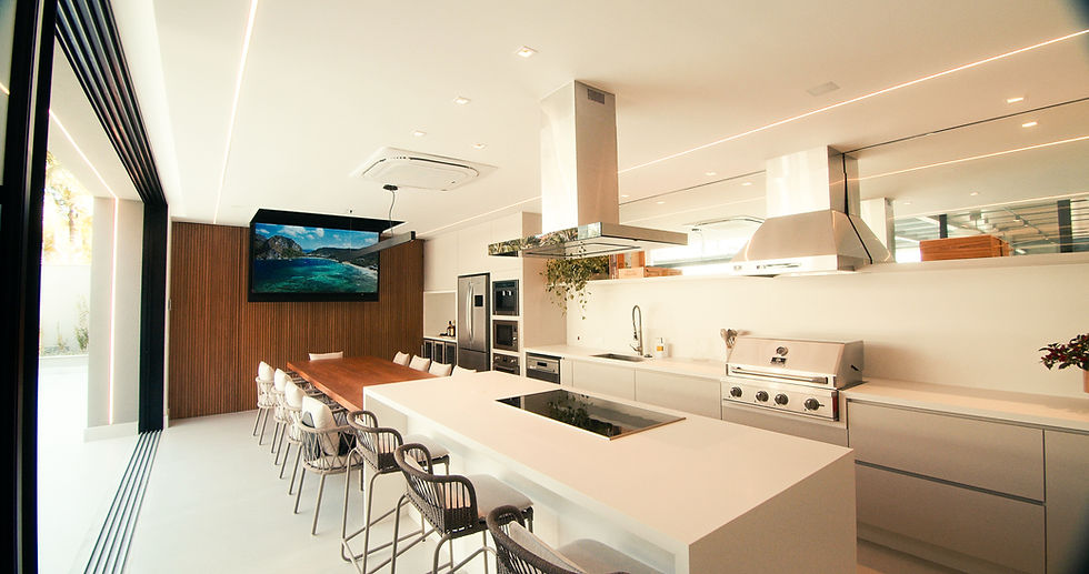 Tátil - Santa Monica - Videotour (4K DCI) - frame at 0m43s.jpg