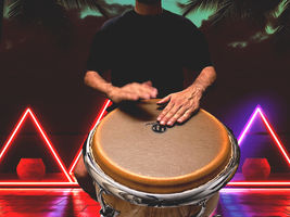 AFRO-KUBANISCHES TROMMELN