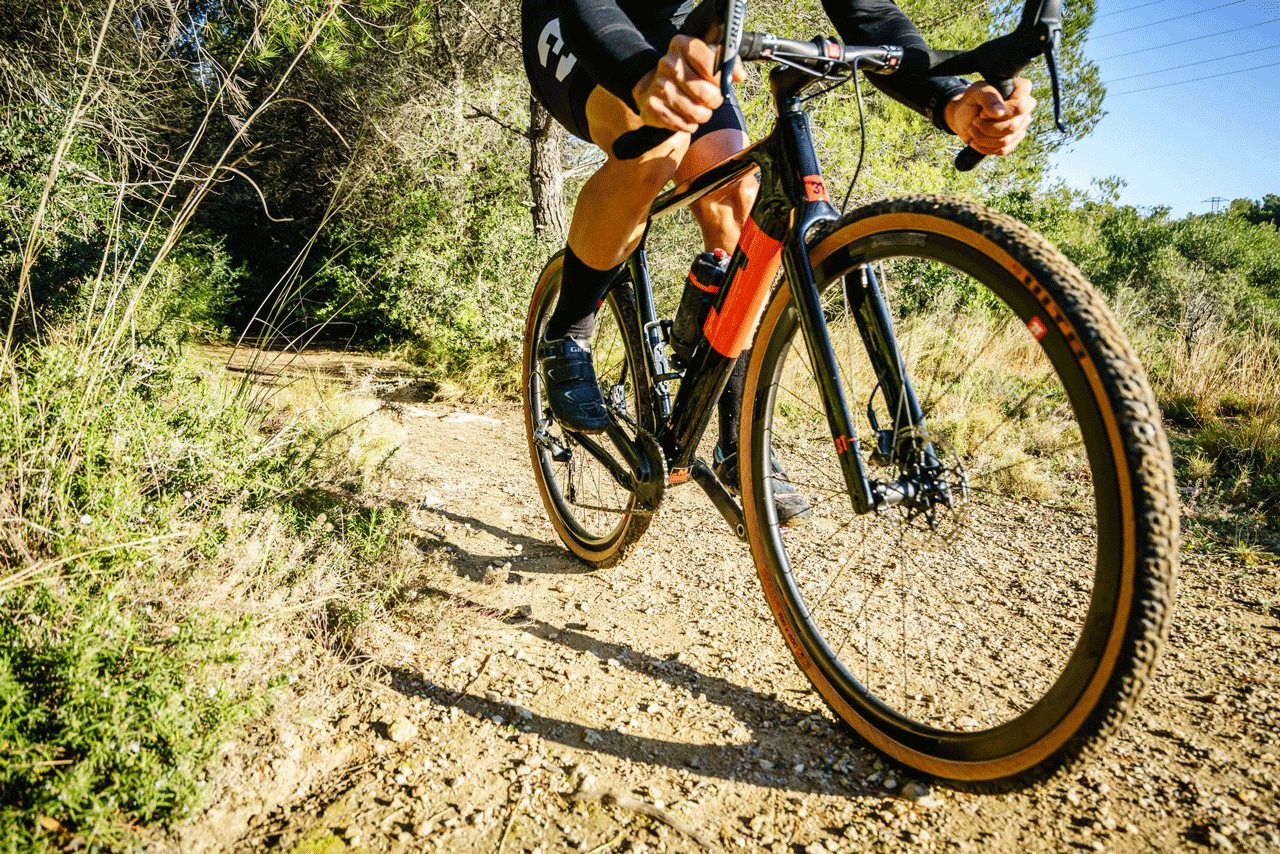 3T-Exploro-Team-Gravel-Bike.gif