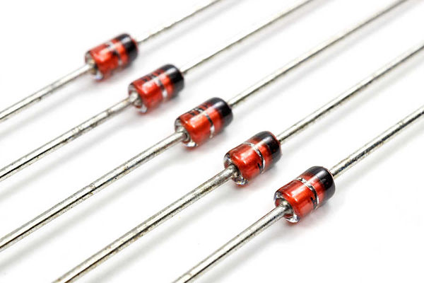 DIODO SEMICONDUTOR IDEAL X REAL.jpg