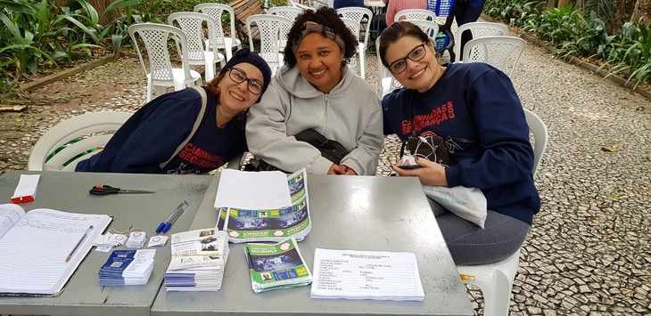 sorriso voluntarios caminhadas.jpeg