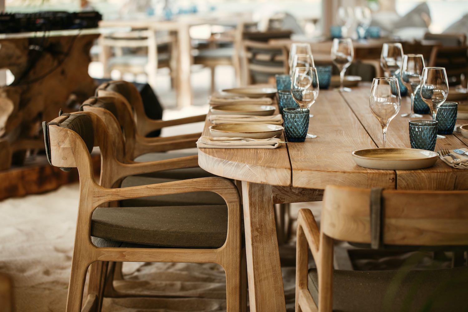 UM Beach House table