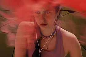 Photo 2 Travelling_Nos_pantheons_2025_Still_05.jpg