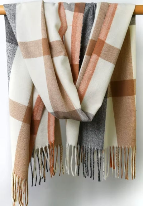 Thumbnail: E&E Wanderer Scarf