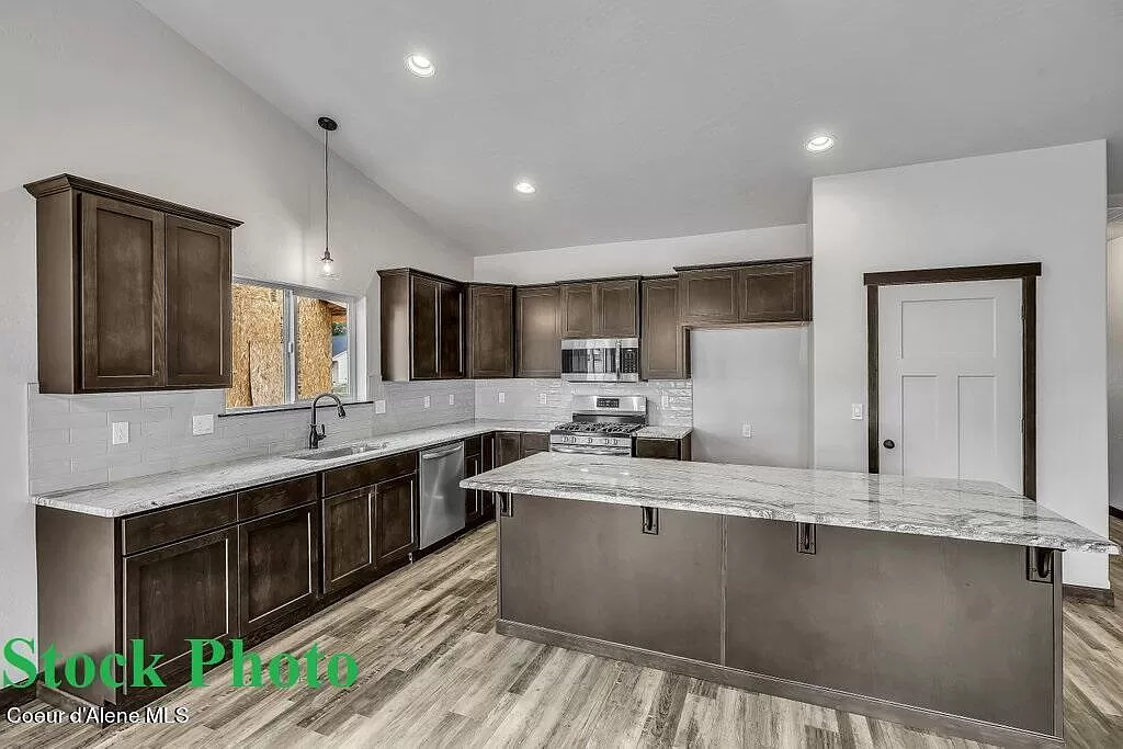 2864 Redwood 2