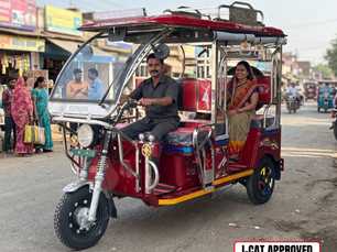 e rickshaw with lithium battery