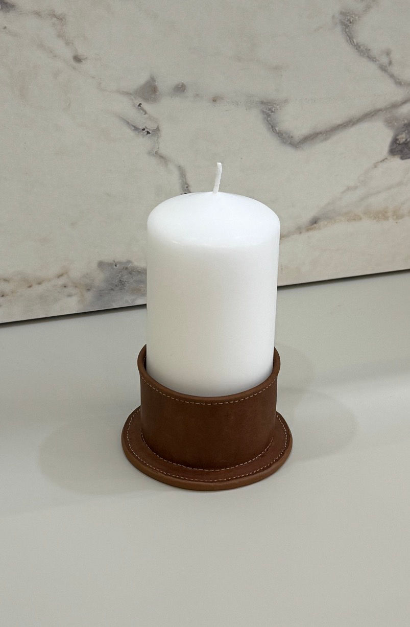 Küçük resim: Deri Kaplamalı Dekoratif Blok Mum