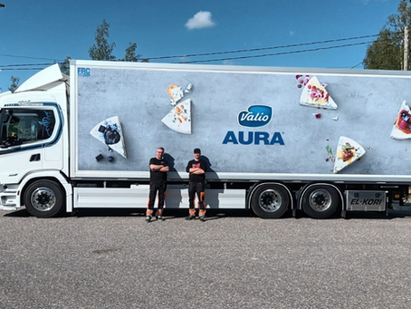 EL-Korin ja Team Liikosen pitkäaikainen kumppanuus – laatua ja räätälöityjä ratkaisuja tien päälle