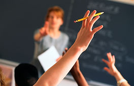 effective teaching, students teachers, raised hand