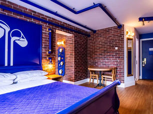 Alton Towers bedroom - Cadbury - Hull flooring