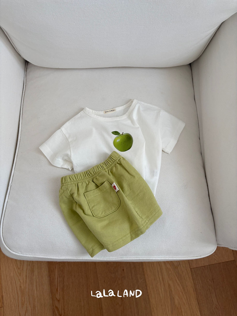 Thumbnail: Bebe) Berry Apple Tee