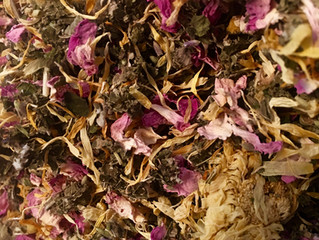How to Make Nourishing Herbal Infusions
