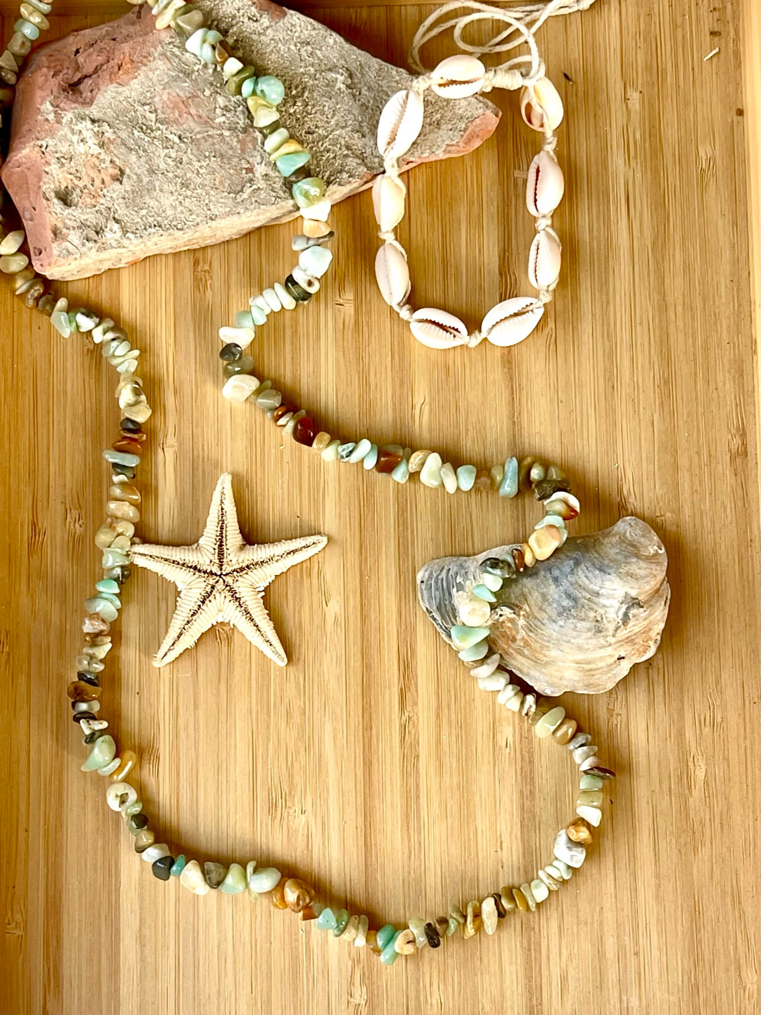 Collana perline in pietra chips - multicolore chiaro