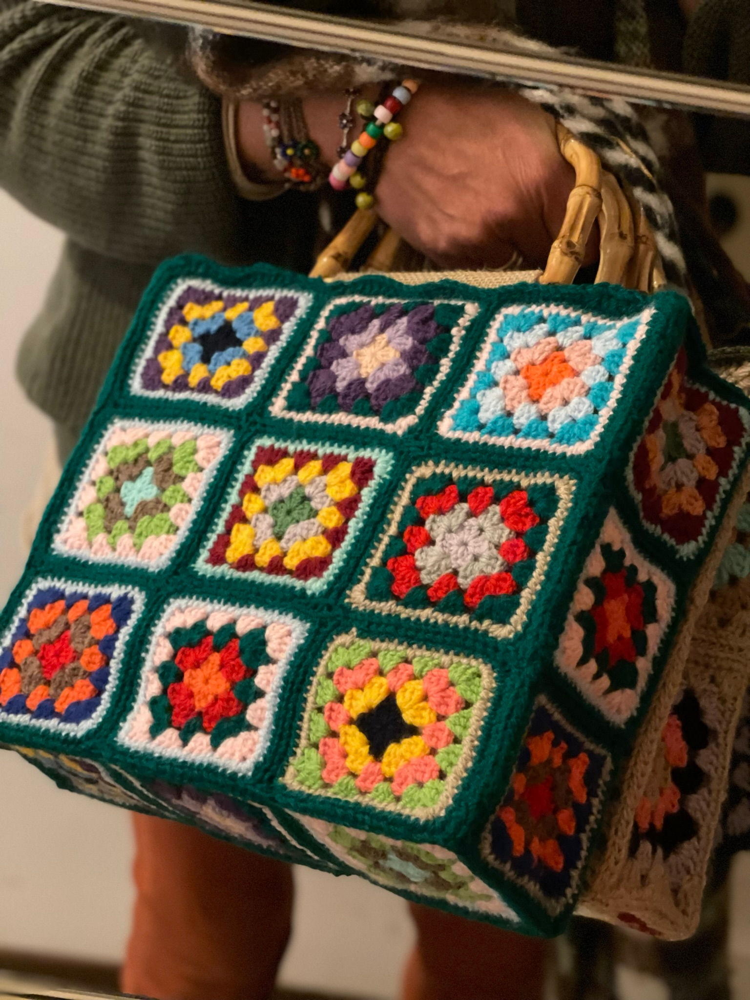 Sorellina in lana con manici in bambu'