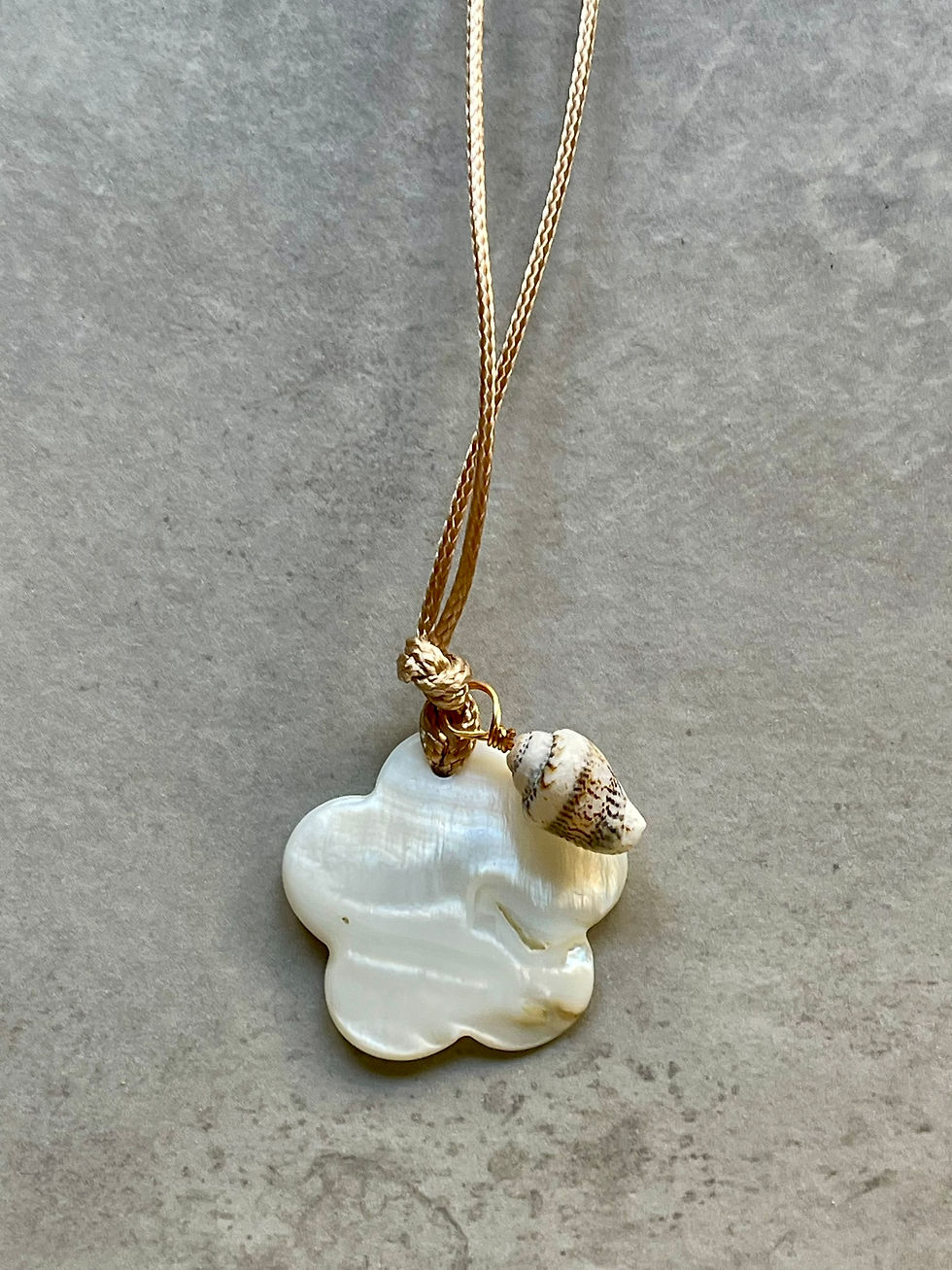 Collana madreperla fiore