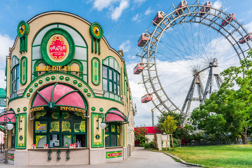 Wiener Prater mit Riesenrat