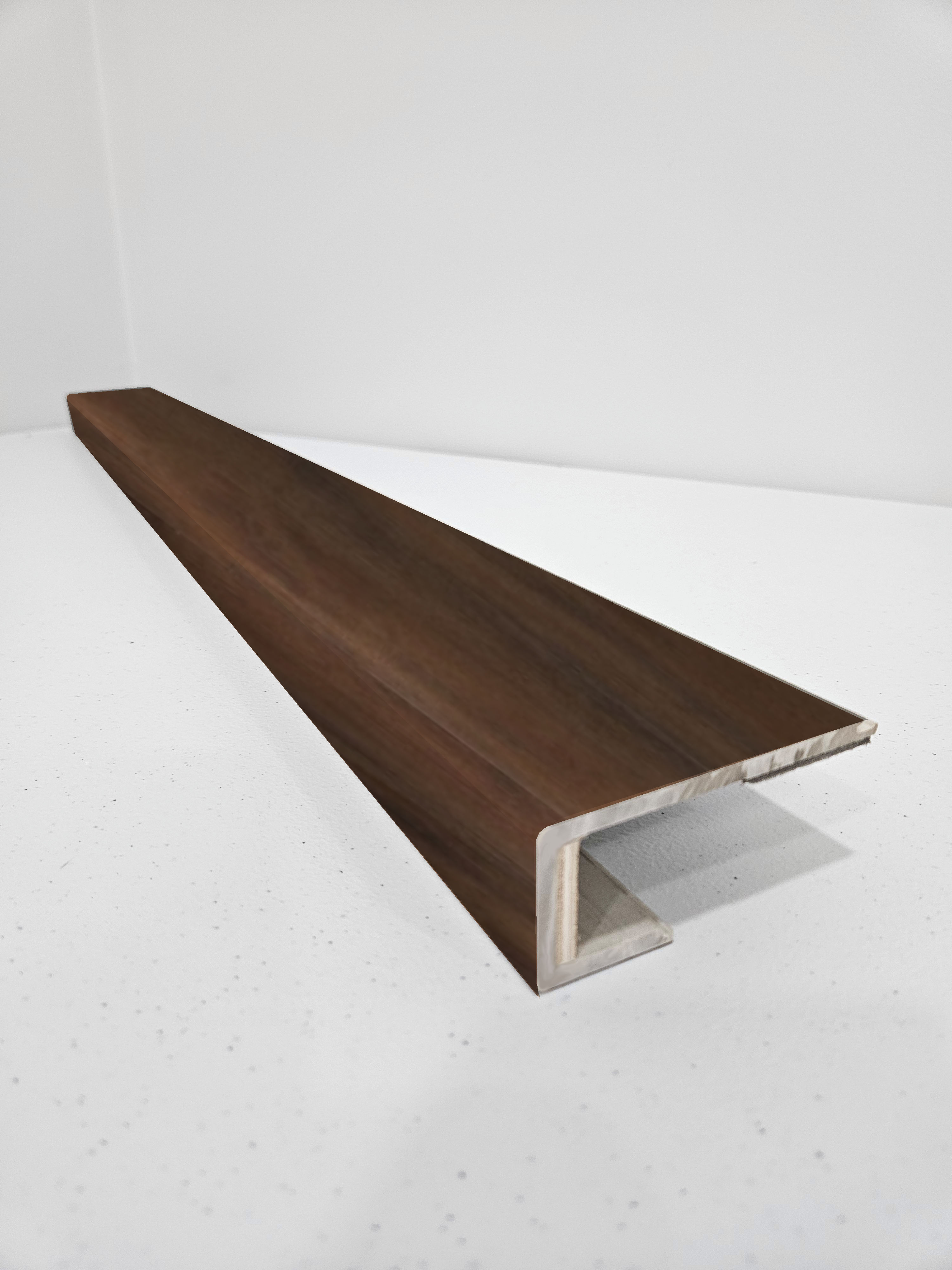 MSI Stone ULC Woodlett Seasoned Cherry Nosing