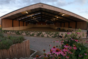 Eb-en-vloed paardenpiste van The Greatest Barn in Dentergem