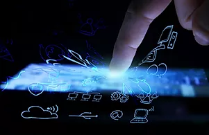 Défaut de distinctivité de la marque aux « trois bandes parallèles » d’Adidas