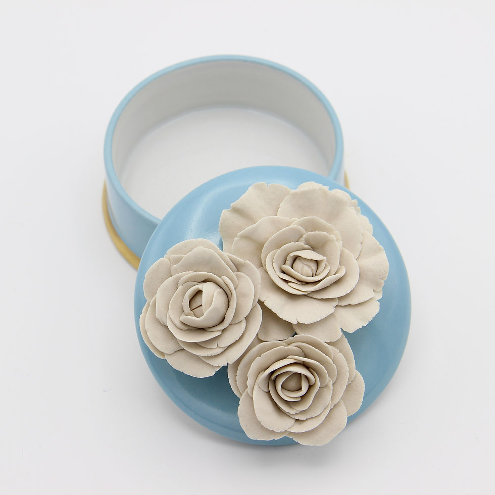 Thumbnail: Floral Sculptural Design with 24 karat Gold