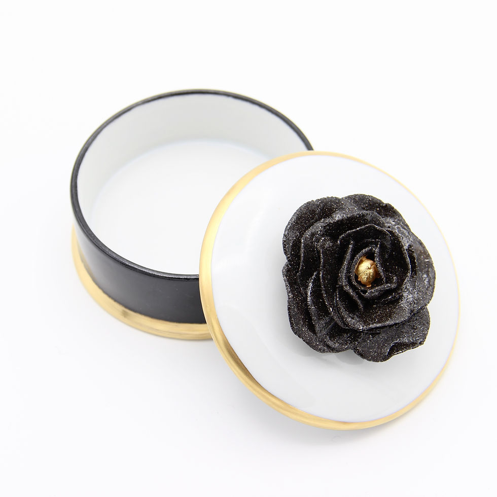 Thumbnail: Floral Sculptural Design with 24 karat Gold