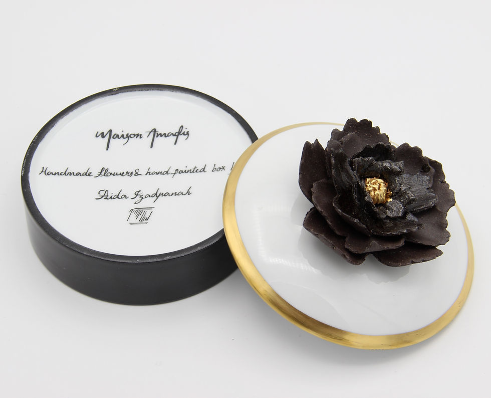 Thumbnail: Floral Sculptural Design with 24 karat Gold