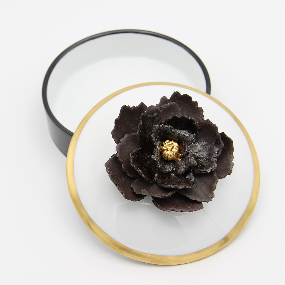 Thumbnail: Floral Sculptural Design with 24 karat Gold