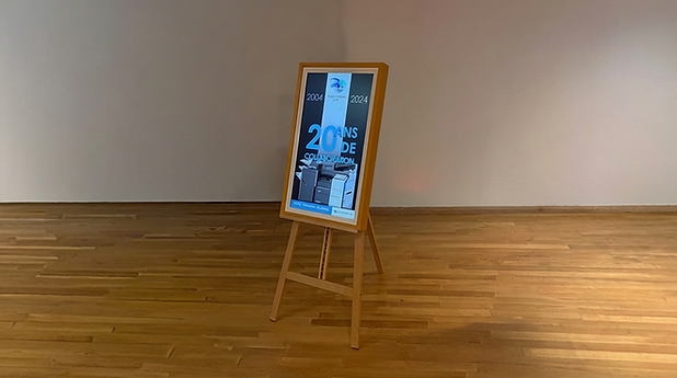 Location d'un écran 32 pouces portrait sur chevalet.png