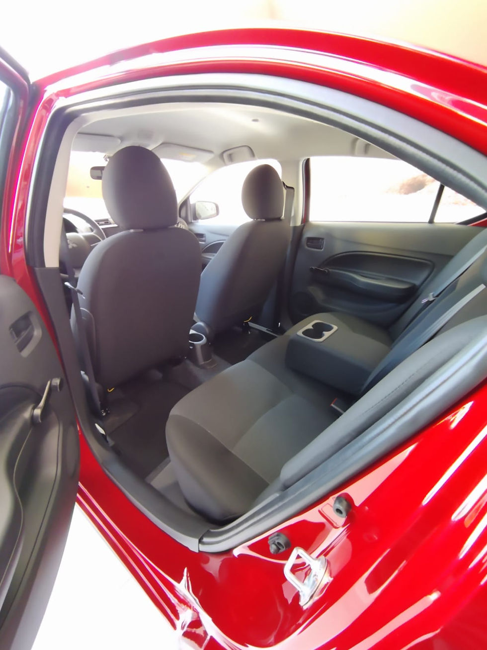 Miniatura: Mitsubishi Mirage G4 2023