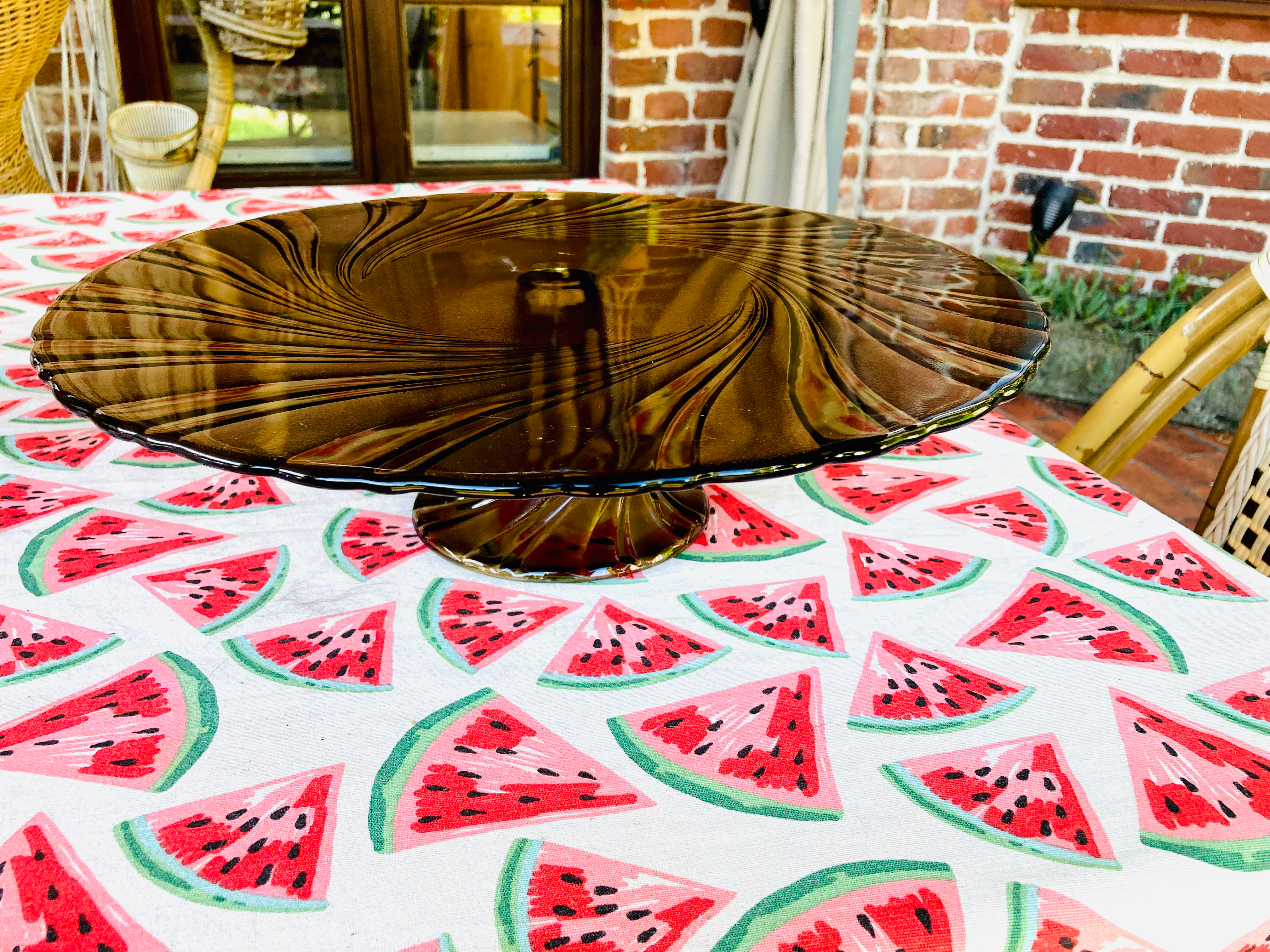 Grand Plateau sur pied verre fumé