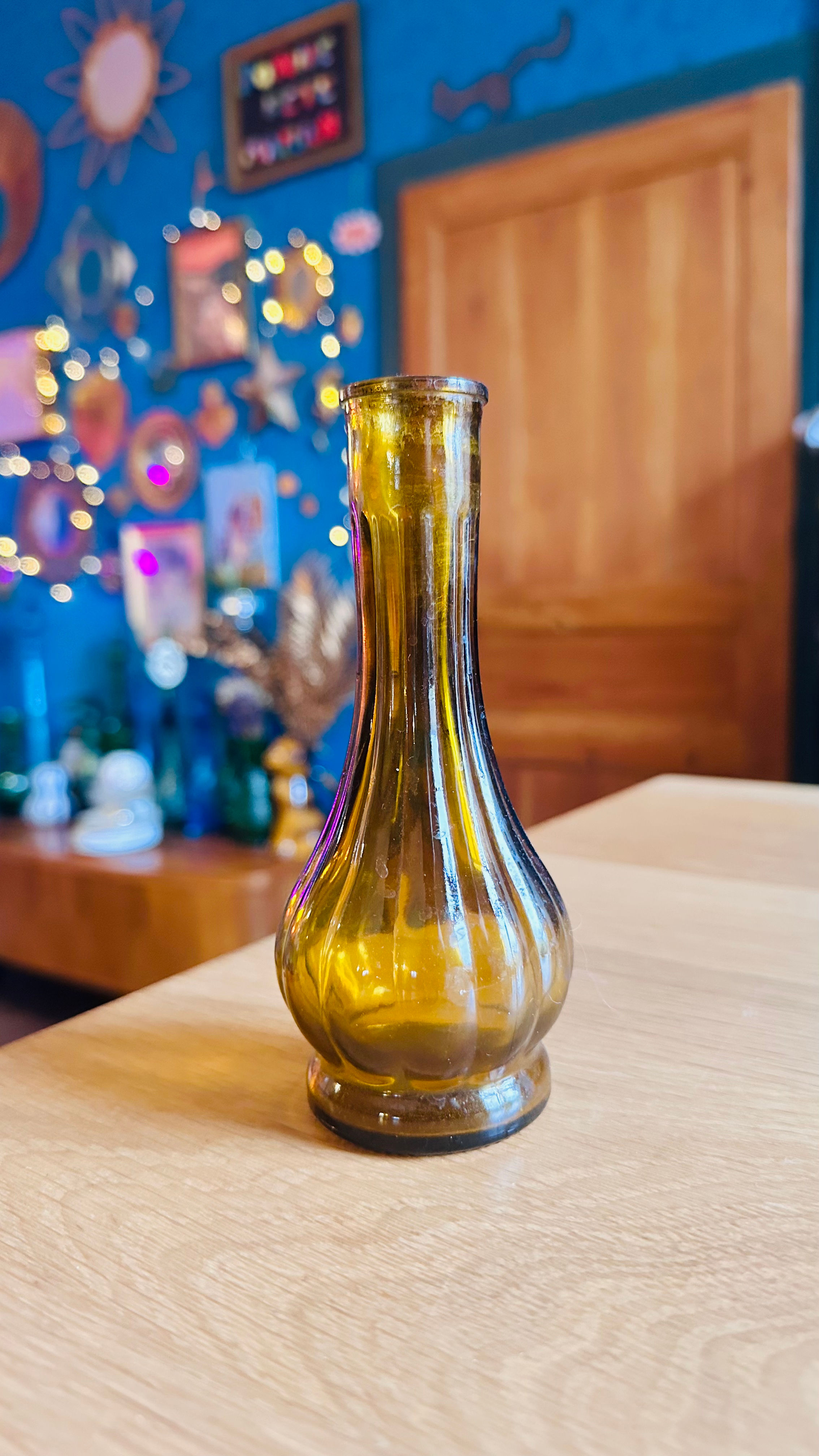 Petit vase ambré rétro