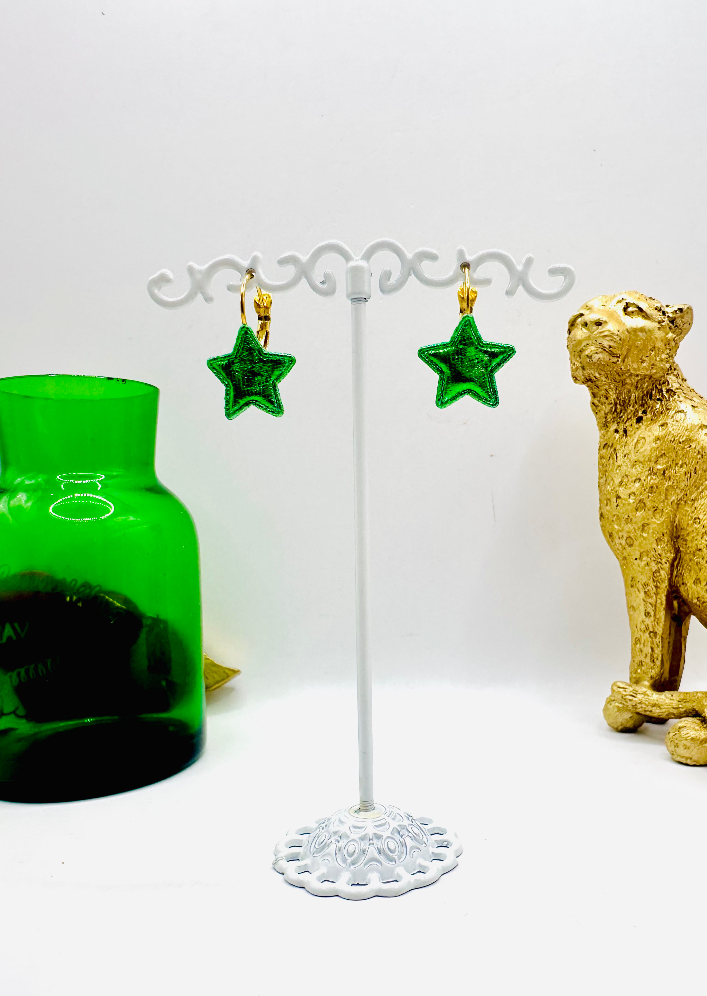 Boucles d’oreilles petites étoiles vertes
