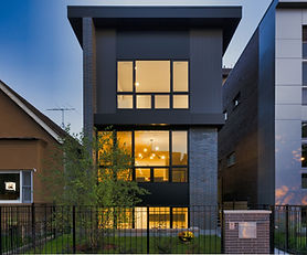2123 W Erie