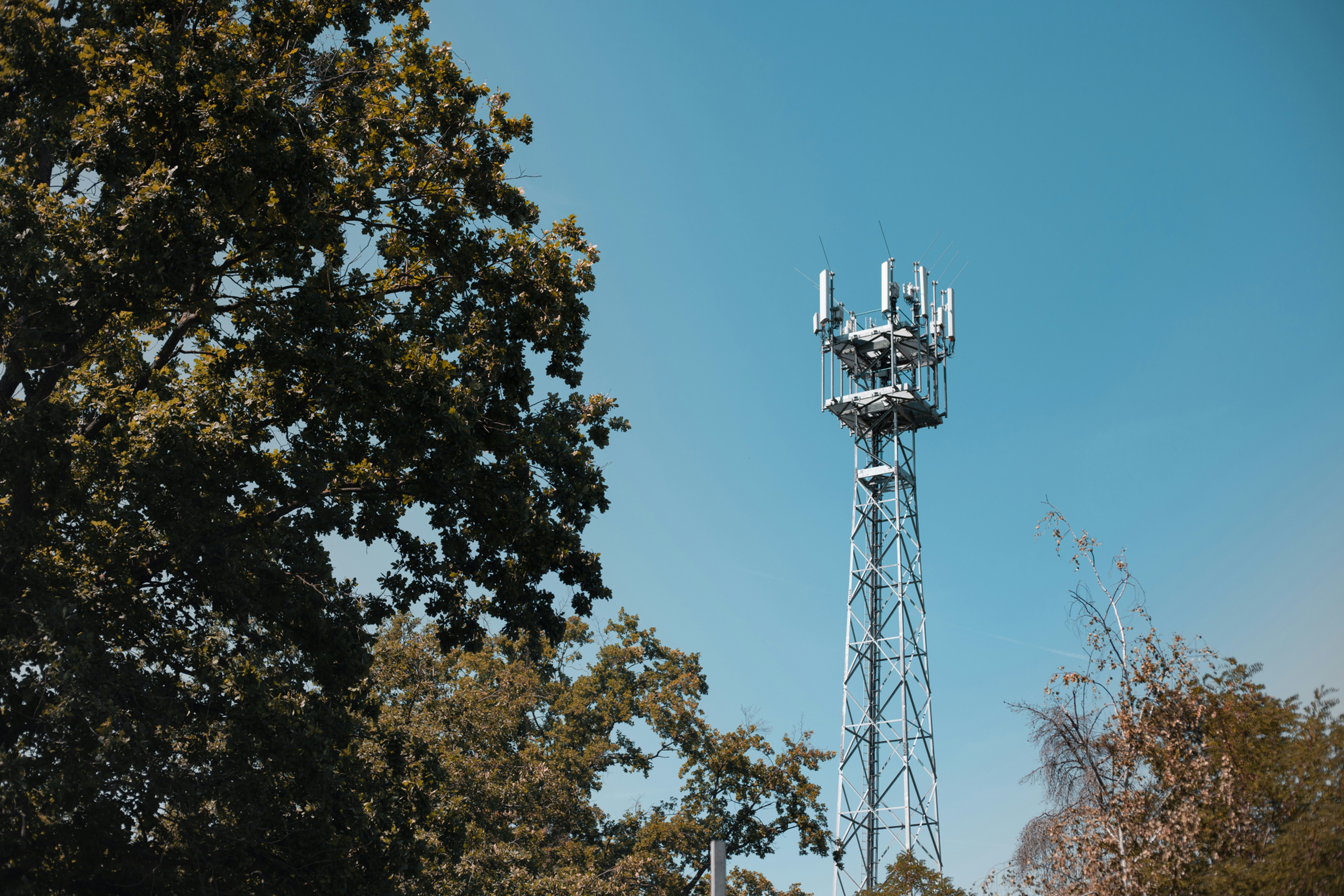 Large-scale telecom tower data monitoring with RUT956 LTE routers