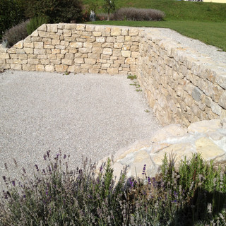 11_Sitzplatz_Trockenmauer.jpeg