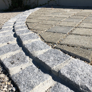10_Terrasse_Kantsteine.jpeg