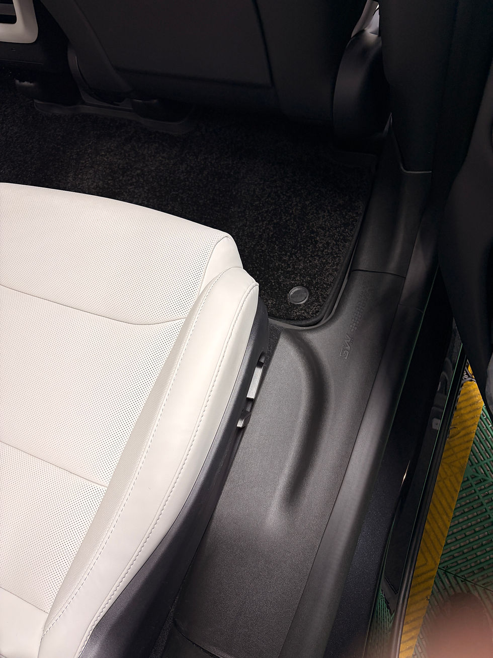 縮圖：3W Tesla Model Y L 地氈及保護墊套裝