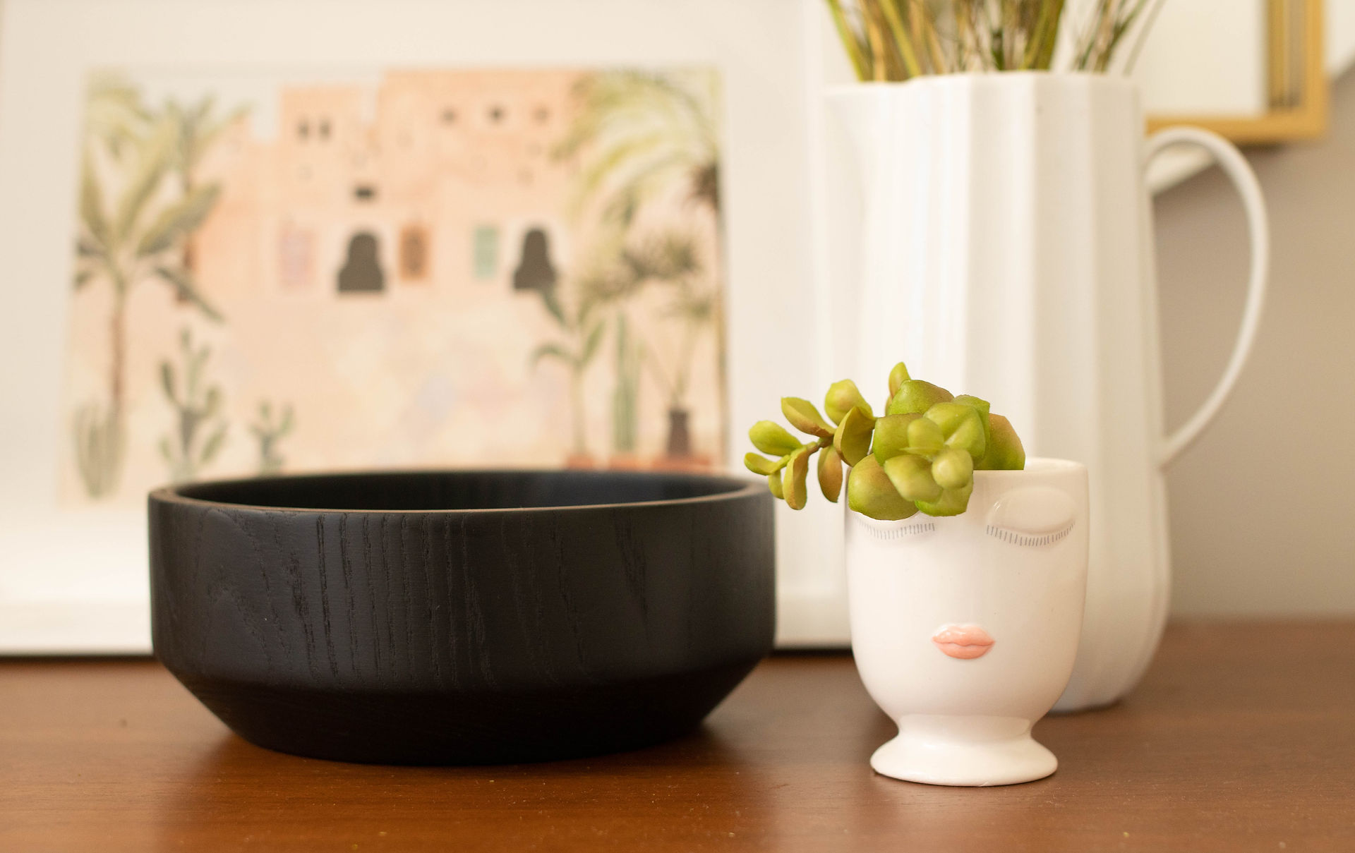 nightstand_decor