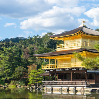 Kinkaku-ji Golden Pavilion, Kyoto, Japan’s iconic temple for luxury private tours and cultural journeys.