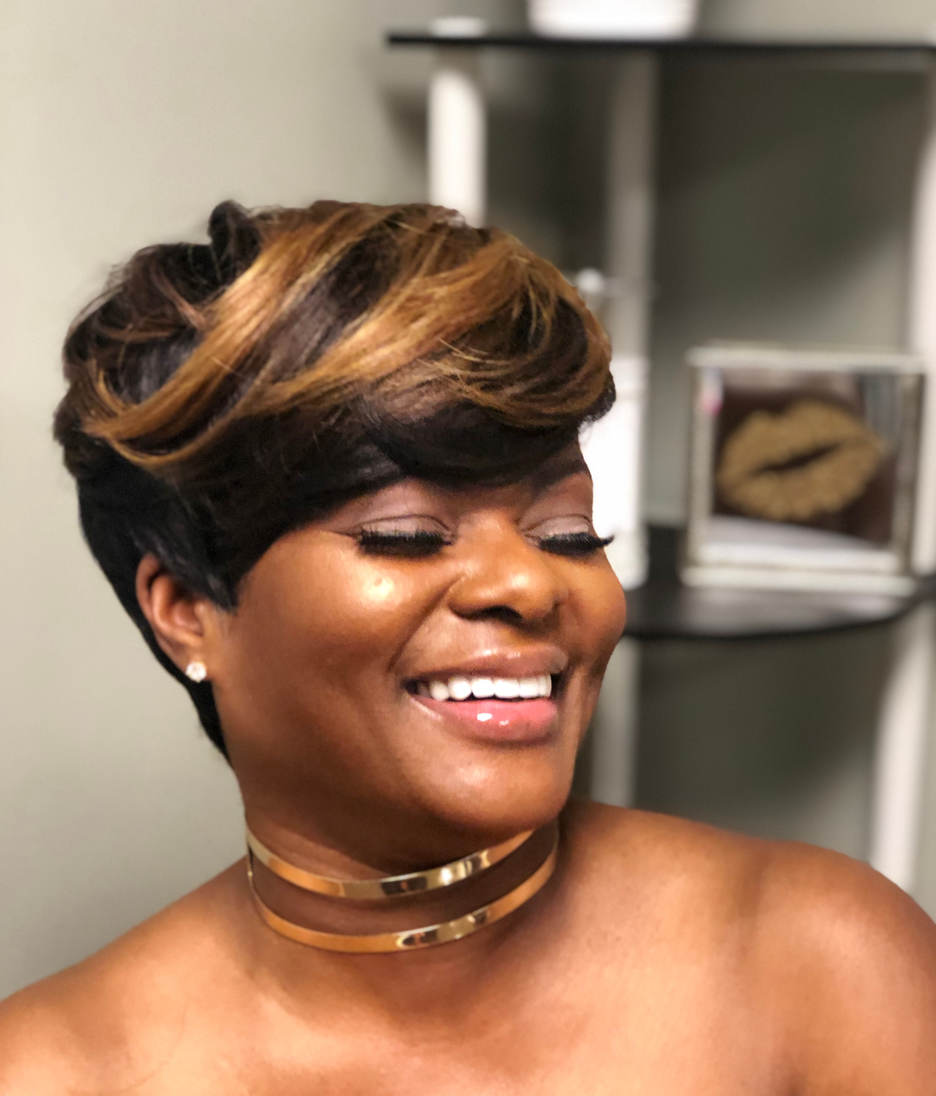 Short Layered & Tapered Full Cap Wig Chestnut Blonde Streak