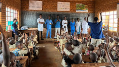 Fluorizzazione protettiva per la salute dentale ai bambini delle scuole primarie di Ngozi Burundi.