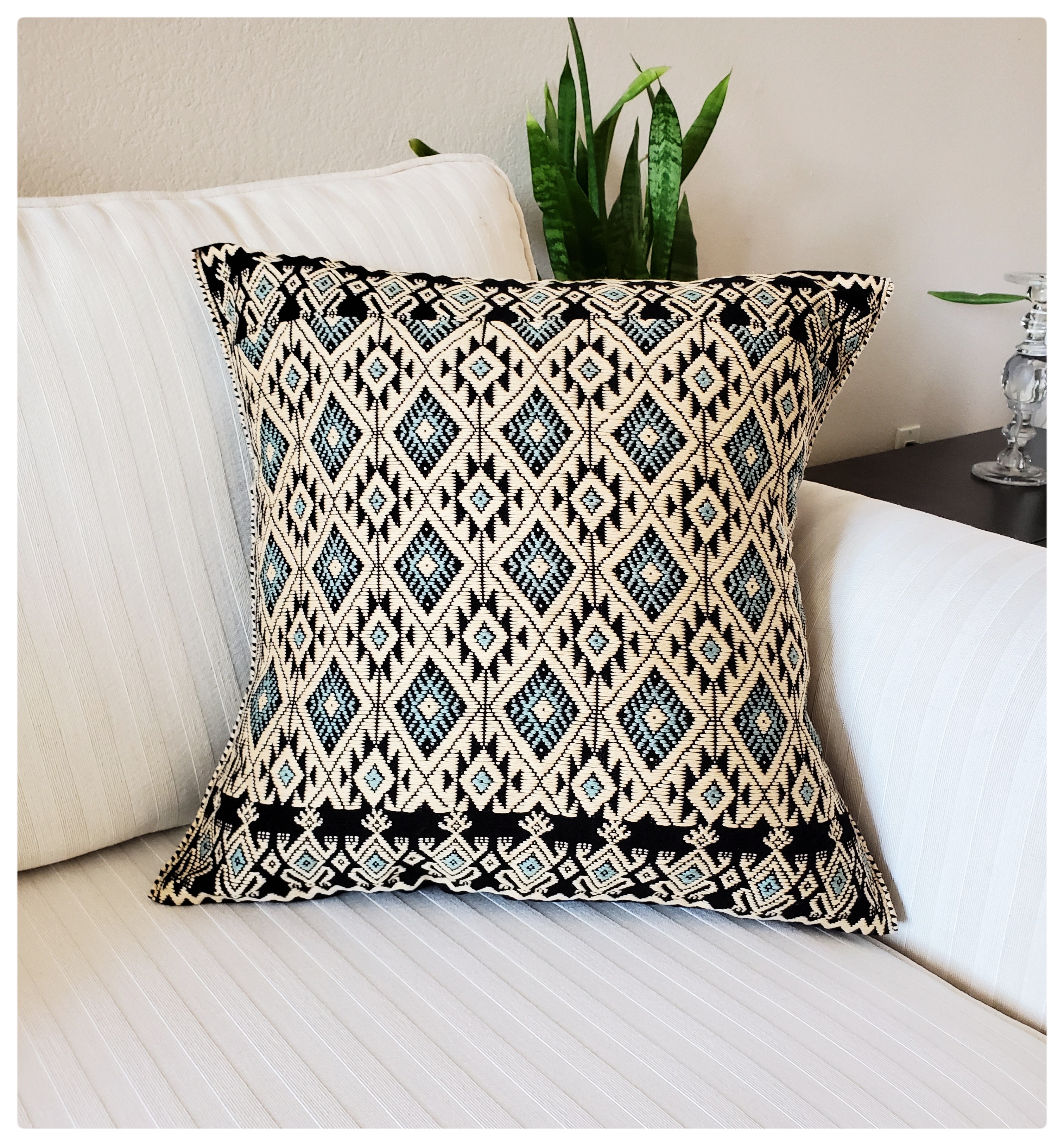 Hand woven pillow, San Andres Larrairzar textile, maya textile, mexican textile,