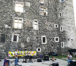 71075179_416893258943768_779722705959124