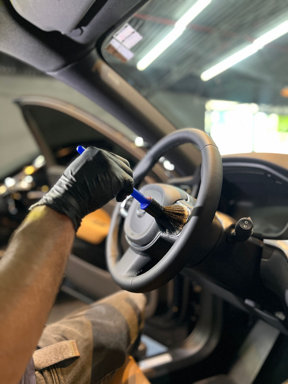 Limpeza interna de um carro em Curitiba na Birds Estética Automotiva