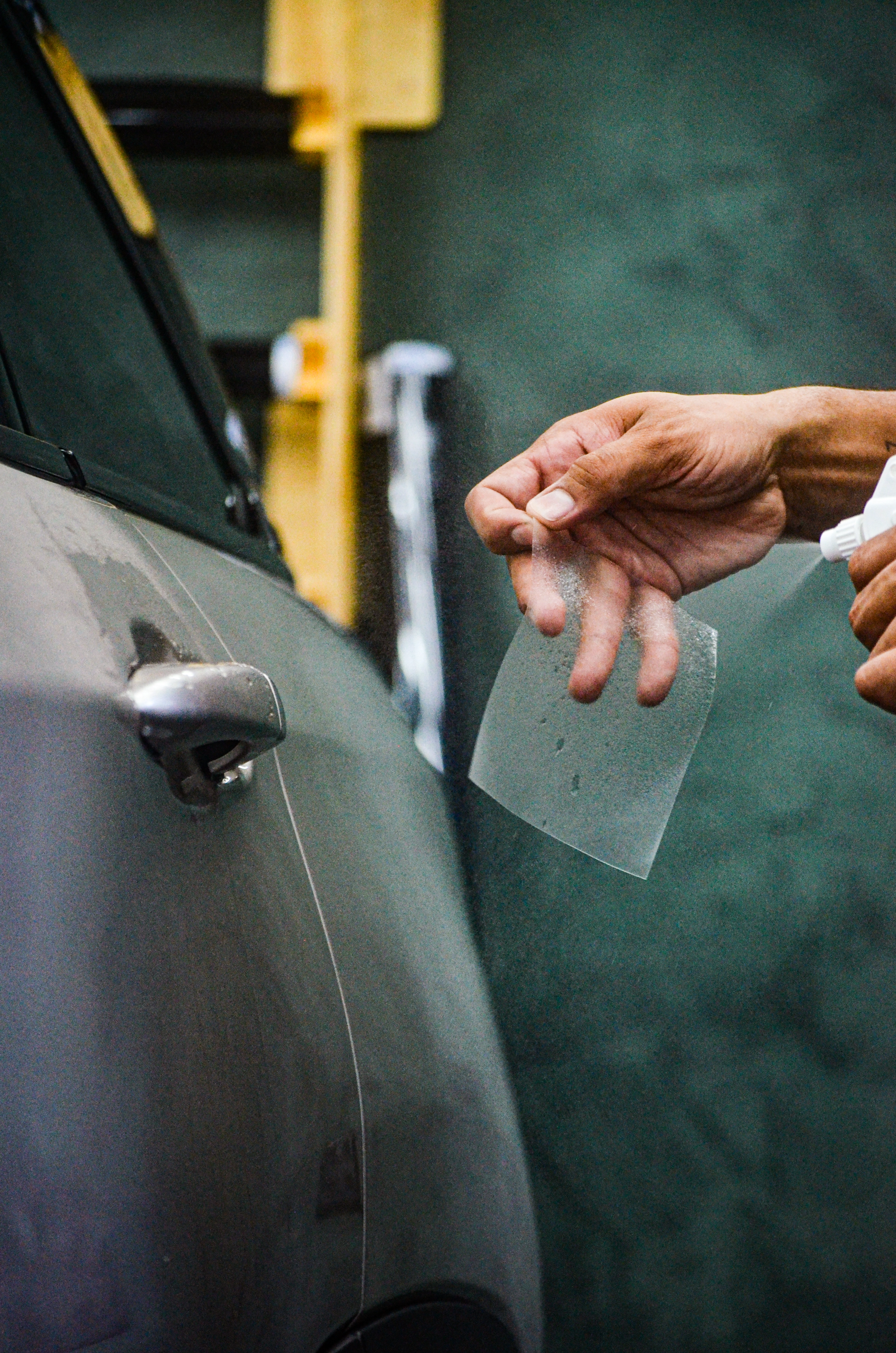 Aplicação de PPF na maçaneta de porta com a Art Finesse