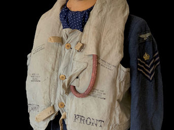 RAF 1932 PATTERN ‘MAE WEST’ LIFE JACKET, 1940 - BATTLE OF FRANCE / BRITAIN