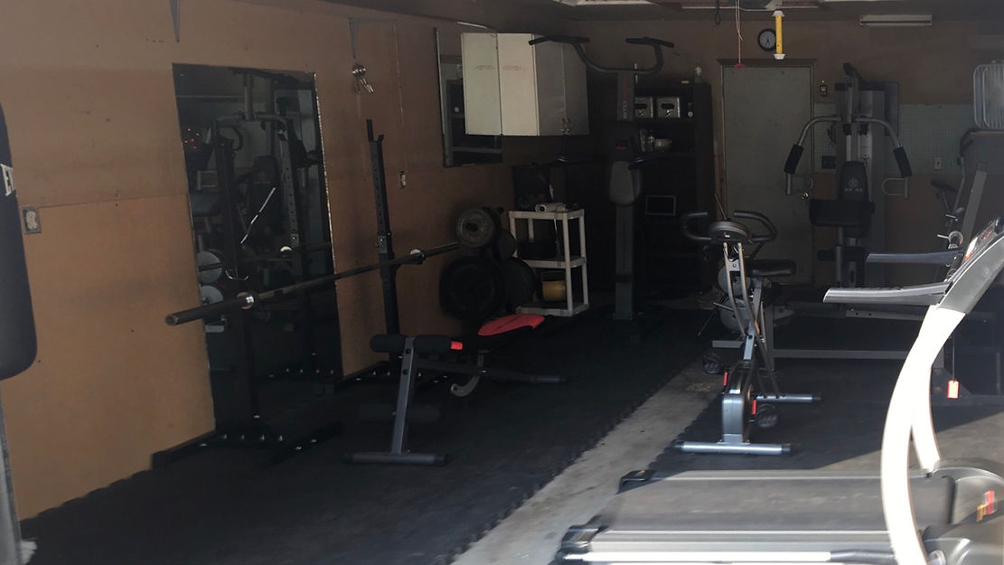 garage gym.JPG